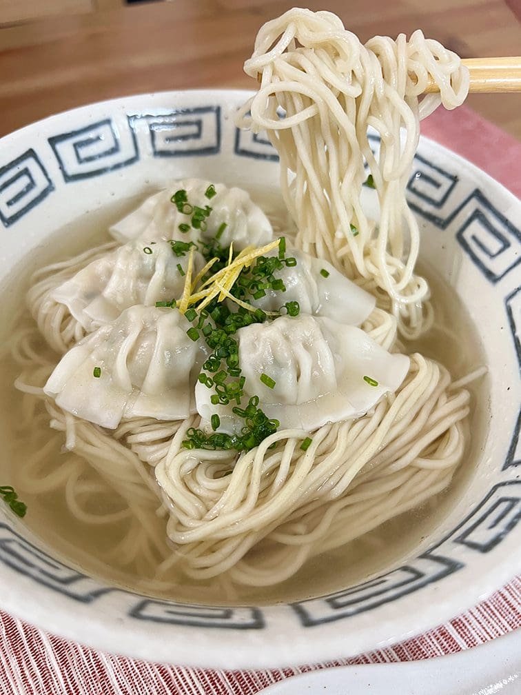 gà mái nòi gáy đá hay không gà mái nòi gáy đá hay không